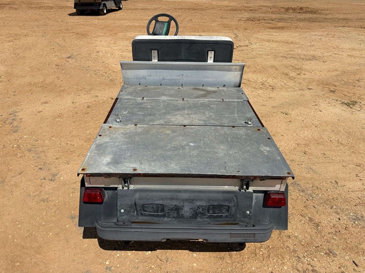 2005-club-car-carry-all-zmt-utility-cart-image-6