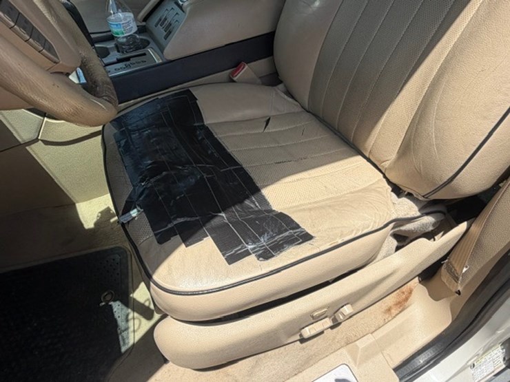 2005-lincoln-navigator-image-41
