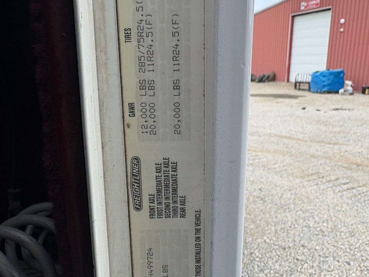 1993-freightliner-fld120-image-73