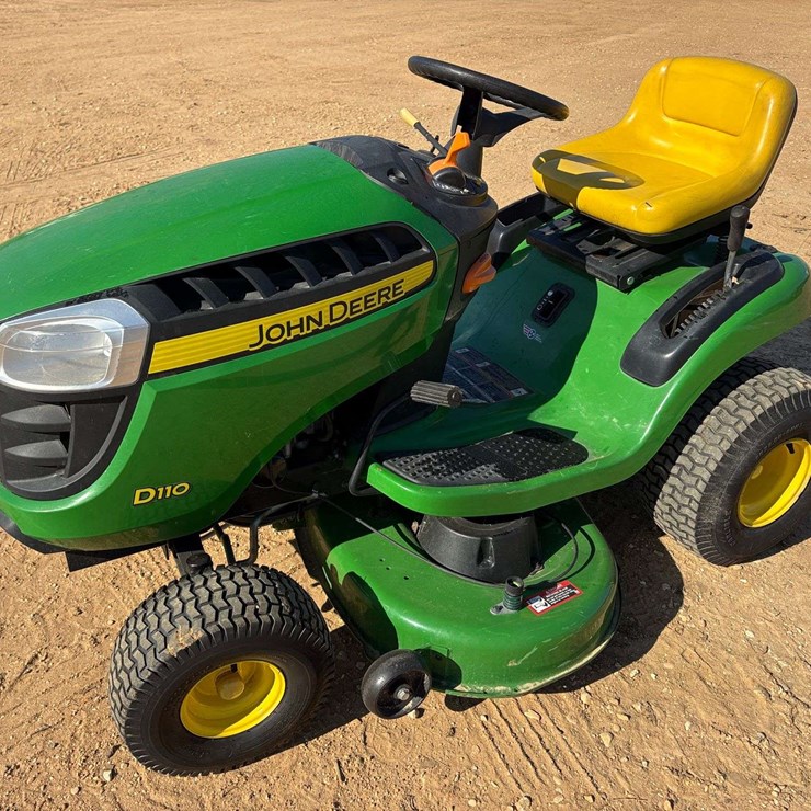 2016 JOHN DEERE D110