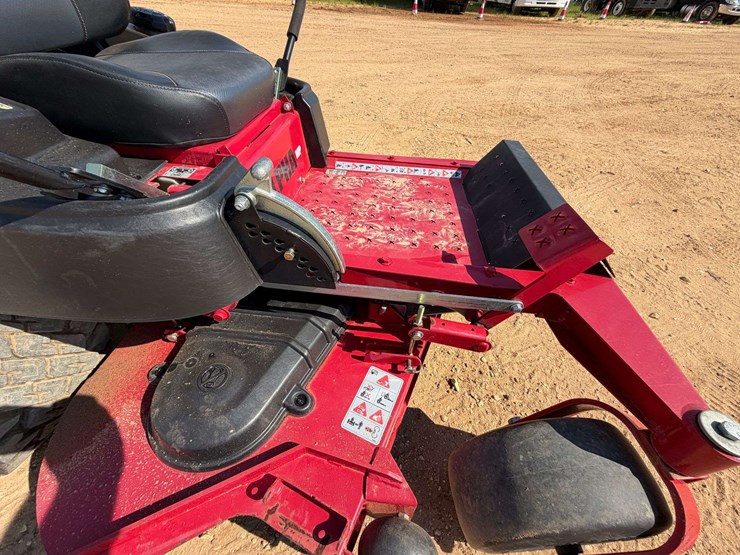big-dog-60"-zero-turn-mower-(131-hours)-image-17