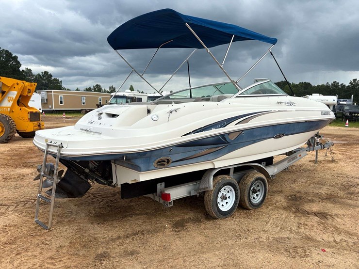 2004-sea-ray-220sd-ski-boat-w/-trailer-image-3