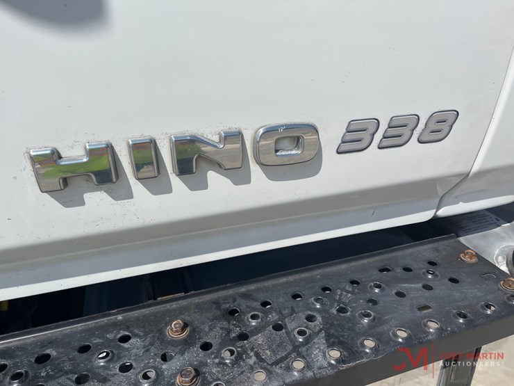 hino-338-image-17