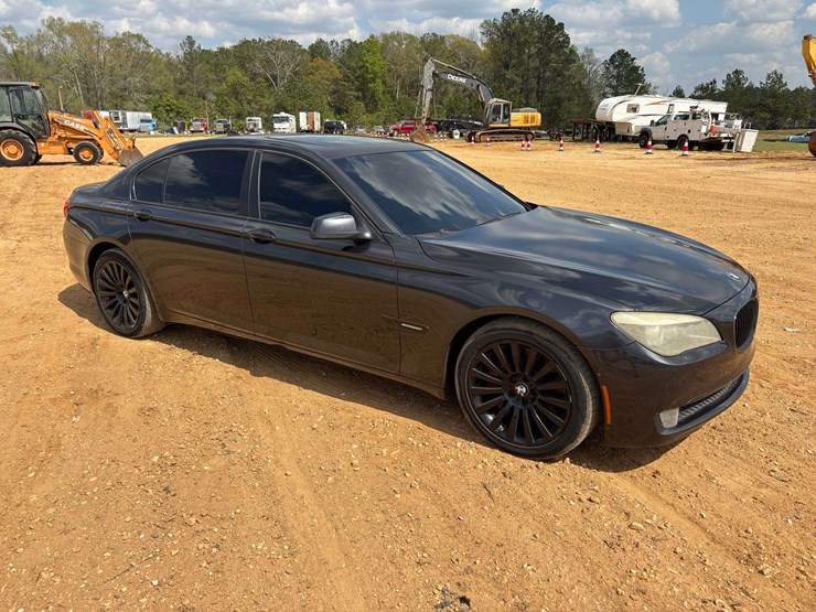 2012-bmw-7-series-4-door-sedan-(143,184-miles)-not-running-image-4