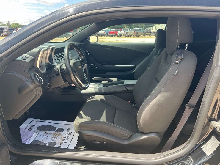 2013-chevrolet-camaro-2-door-coupe-(98,540-miles)-image-10