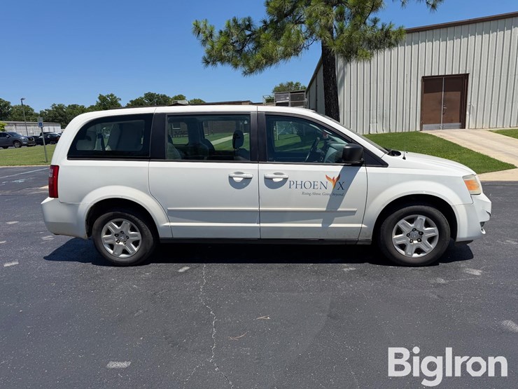 2010-dodge-grand-caravan-se-image-4