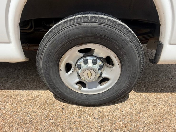 2013-chevrolet-express-3500-image-17