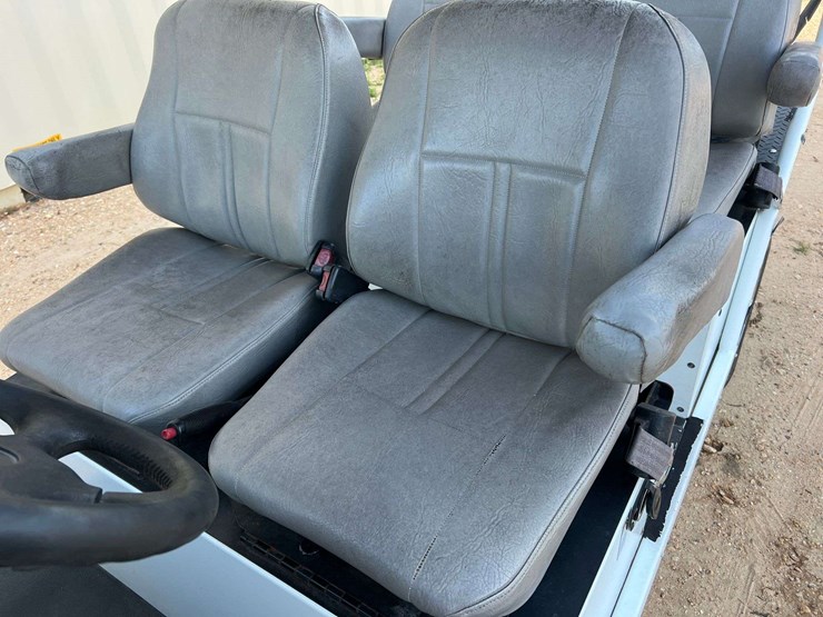 2012-columbia-6-seat-summit-golf-cart-(-875.8-hours)-image-19