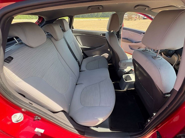 2017-hyundai-accent-4-door-hatchback-(116,839-miles)-image-20