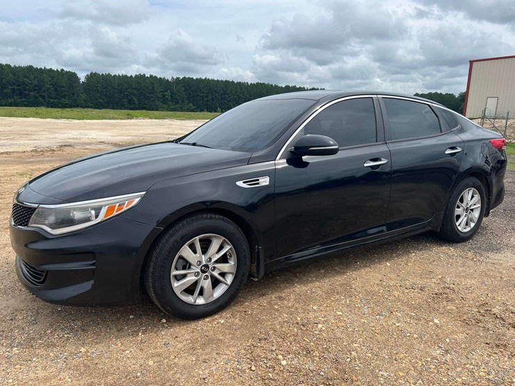 2016-kia-optima-4-door-sedan-(166,343-miles)-image-1