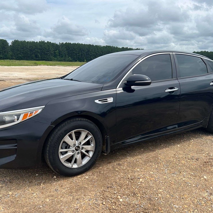 2016 Kia Optima 4-Door Sedan (166,343 Miles)