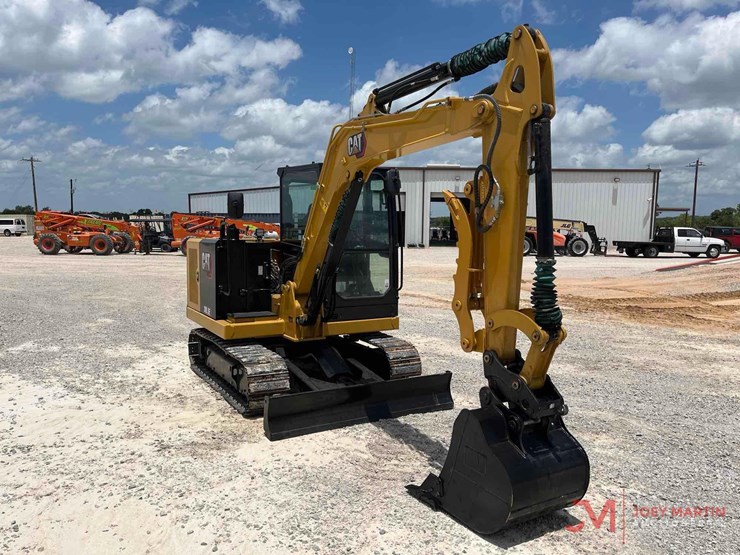 caterpillar-305.5e2-image-3