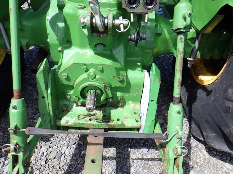 john-deere-2040-image-21