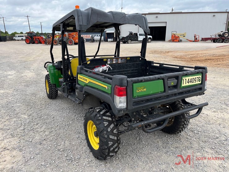 john-deere-gator-image-2