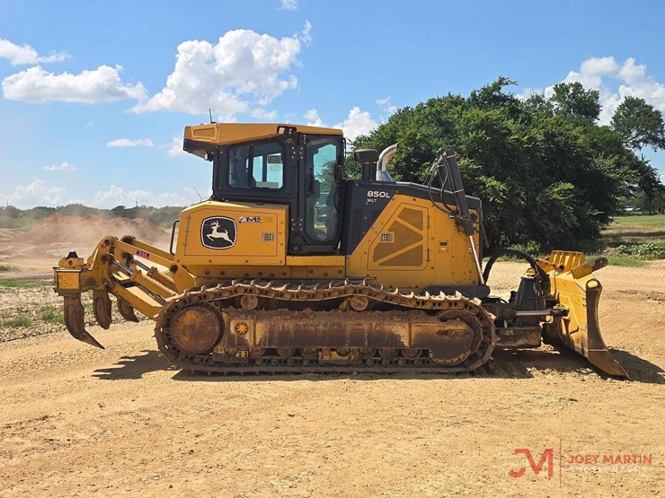 2020-deere-850l-wlt-image-35