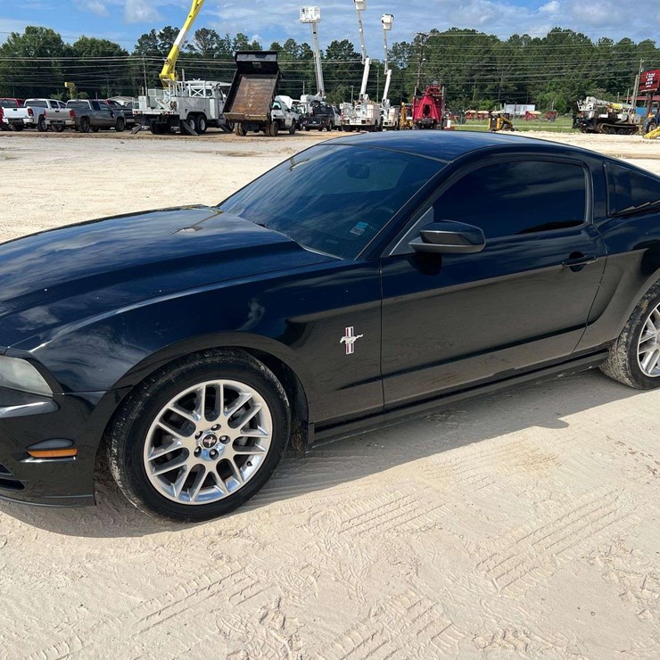 2013 Ford Mustang 2-Door Coupe (245,154 Miles)