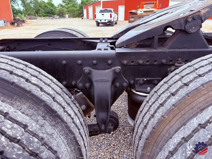 1993-freightliner-fld120-image-17