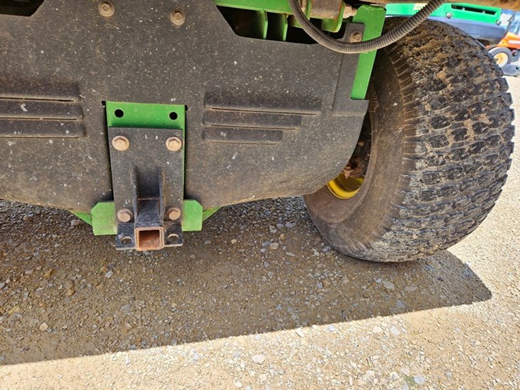 2014-john-deere-gator-image-22