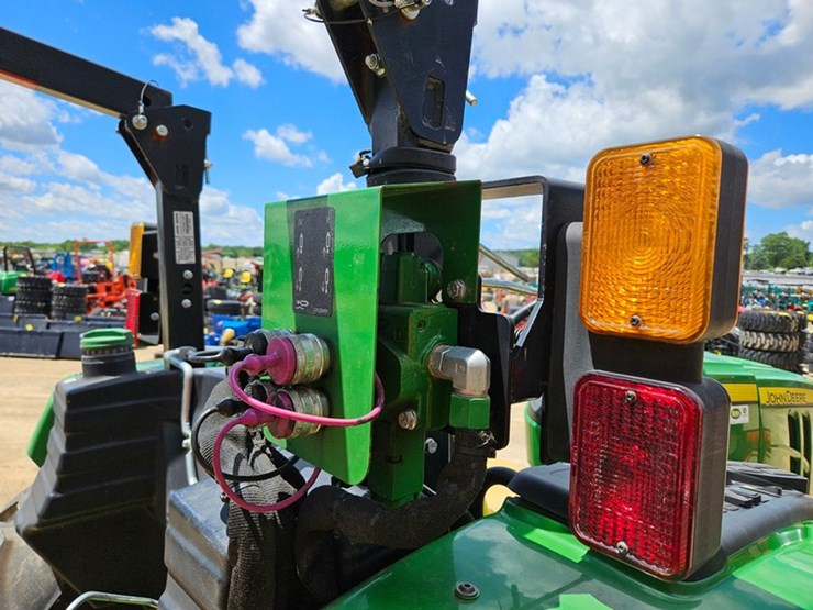 john-deere-4066m-image-22