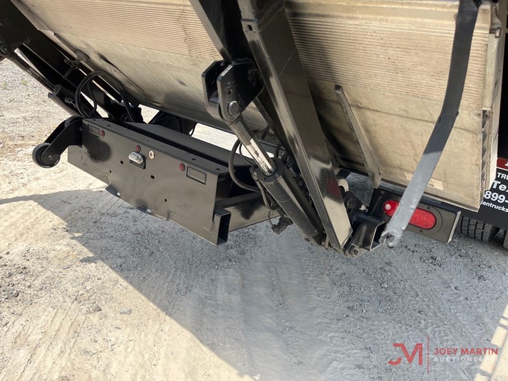 2018-hino-338-image-12