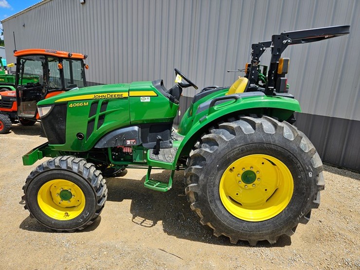 john-deere-4066m-image-2