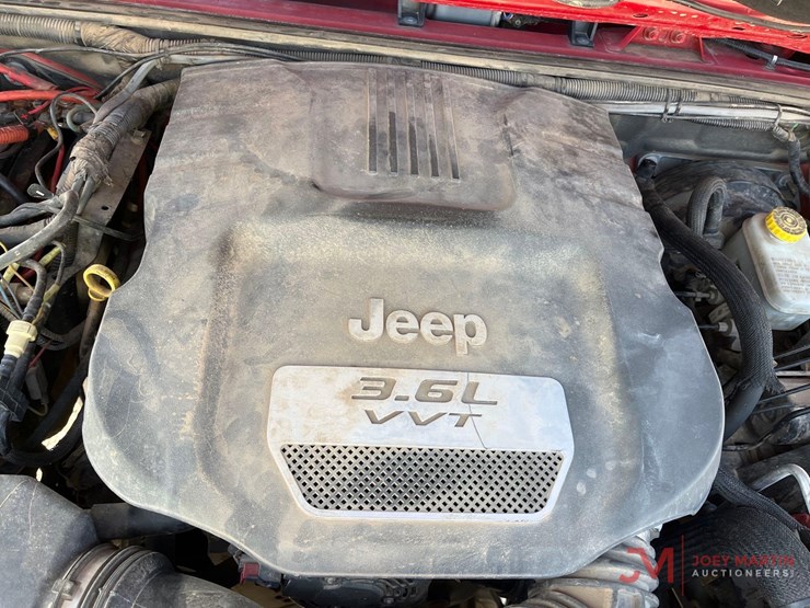 2012-jeep-wrangler-sport-image-13