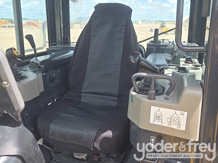 2021-komatsu-d61pxi-24-image-44