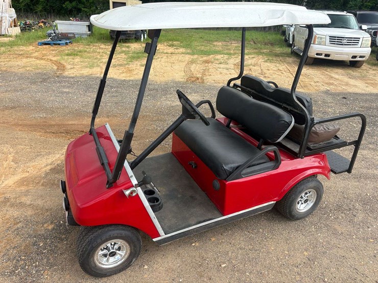 2002-club-car-ds-gas-golf-cart-image-1