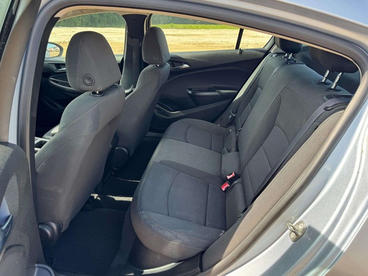 2018-chevrolet-cruze-ls-4-door-sedan-(73,376-miles)-image-17