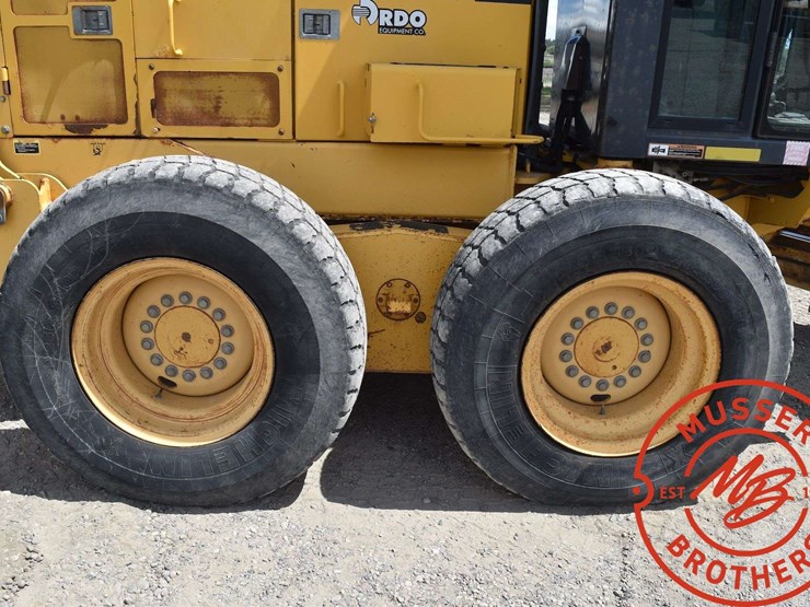 2008-deere-772d-image-49