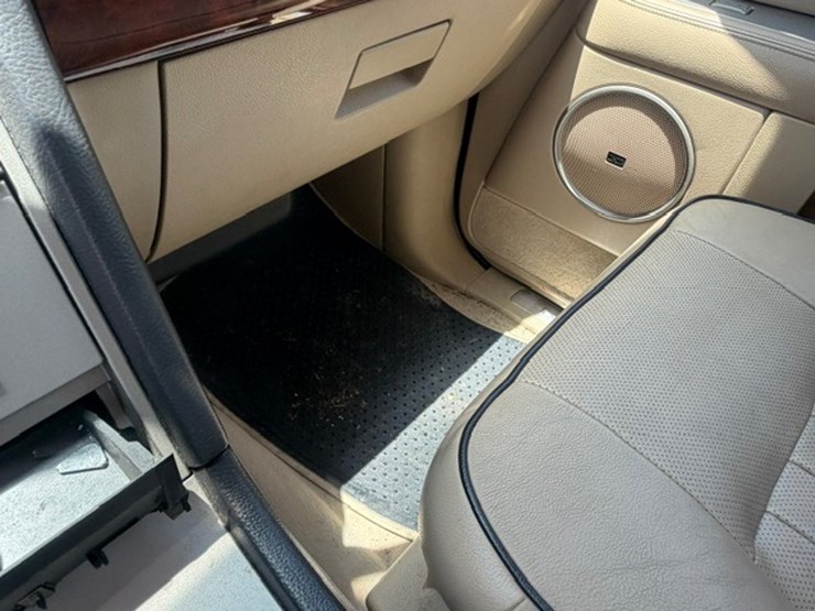 2005-lincoln-navigator-image-48