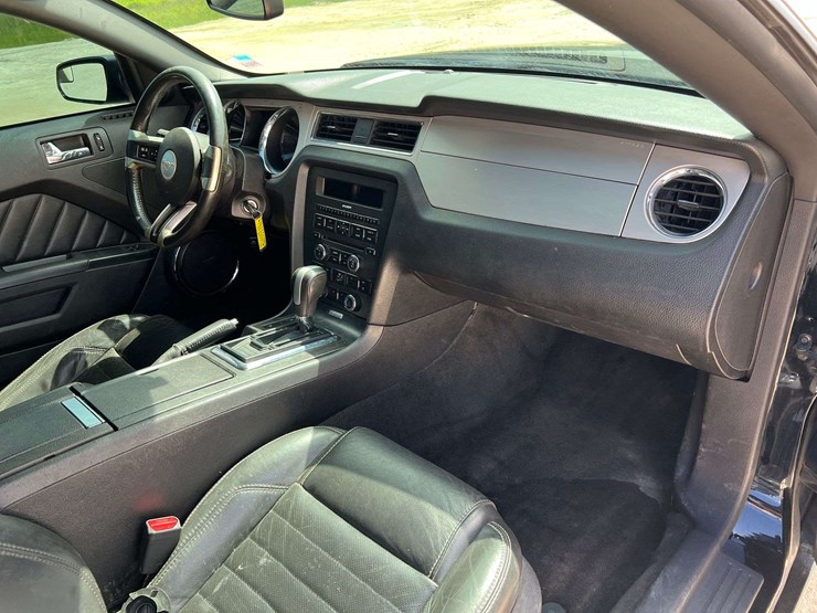2013-ford-mustang-2-door-coupe-(245,154-miles)-image-15