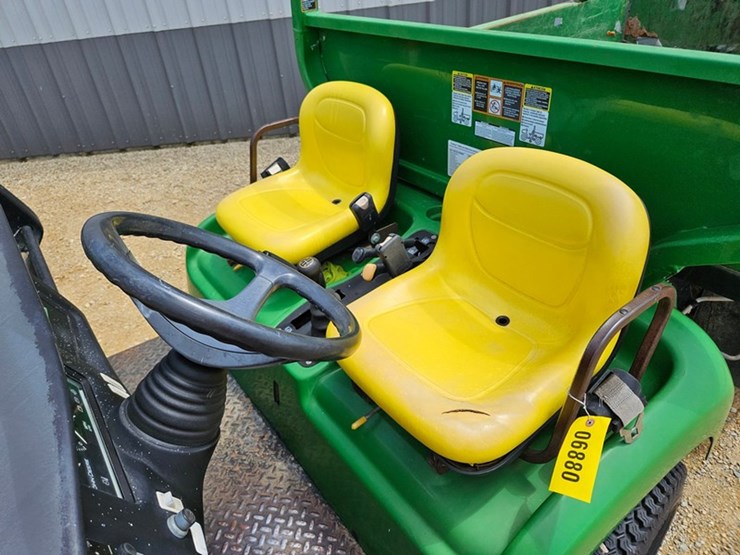 2020-john-deere-gator-image-25