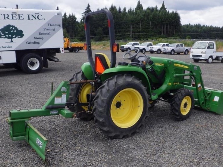 john-deere-3032e-image-5