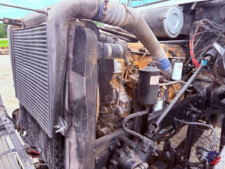 1996-freightliner-fld120-image-25