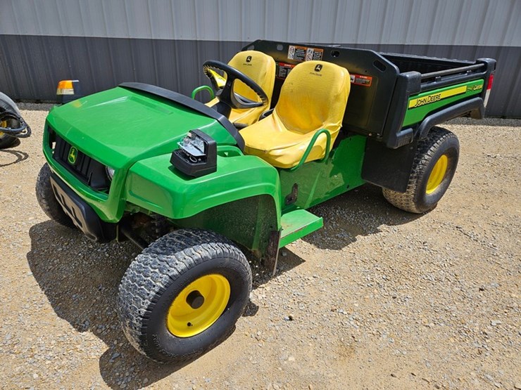 2014-john-deere-gator-image-1