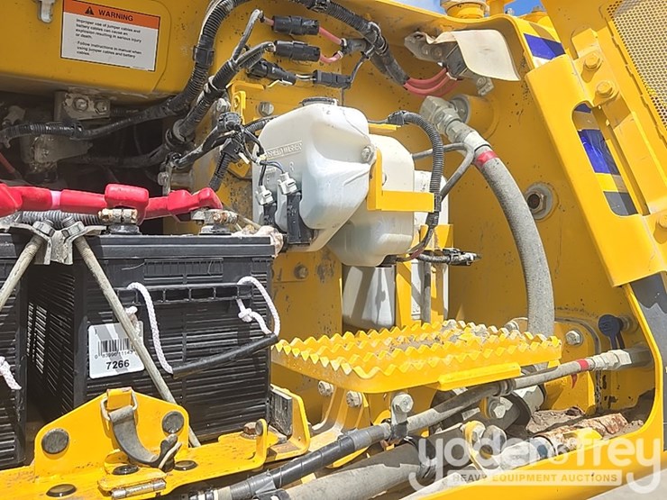 2021-komatsu-d61pxi-24-image-30
