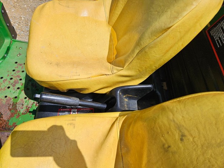 2014-john-deere-gator-image-28