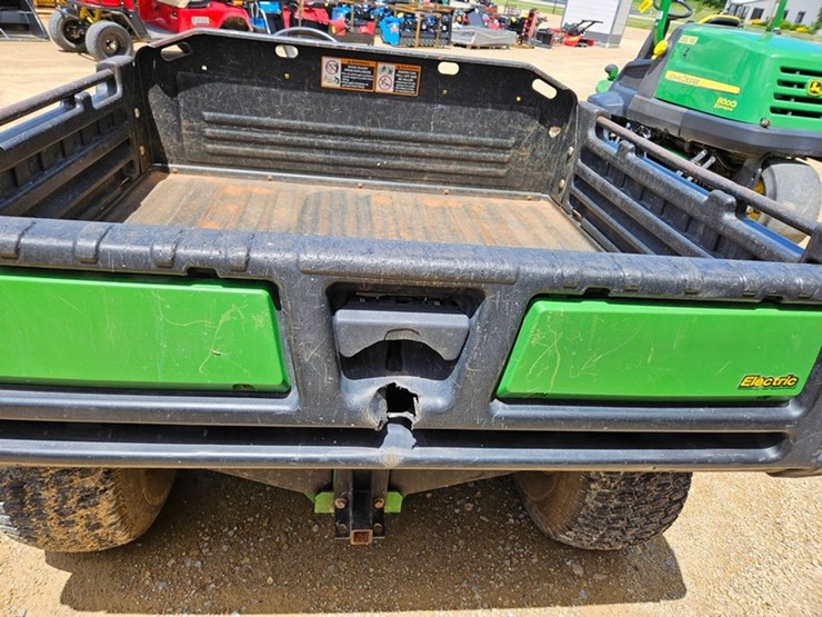 2014-john-deere-gator-image-20