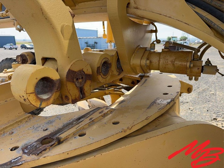caterpillar-140h-image-15