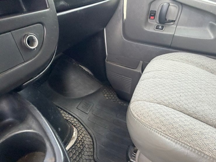 2013-chevrolet-express-3500-image-43