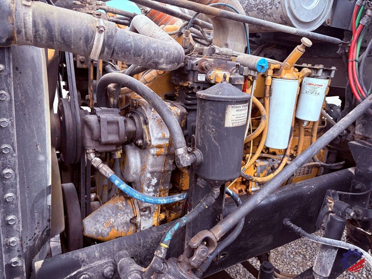 1993-freightliner-fld120-image-19