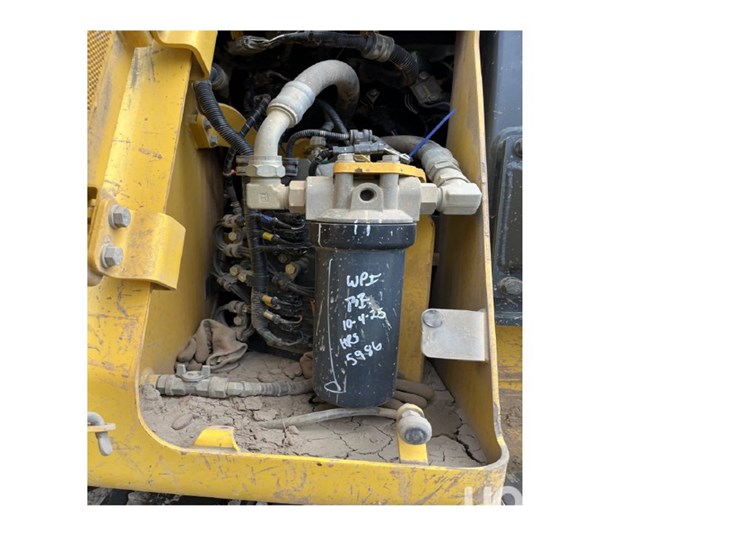 2022-komatsu-d61px-24-image-43