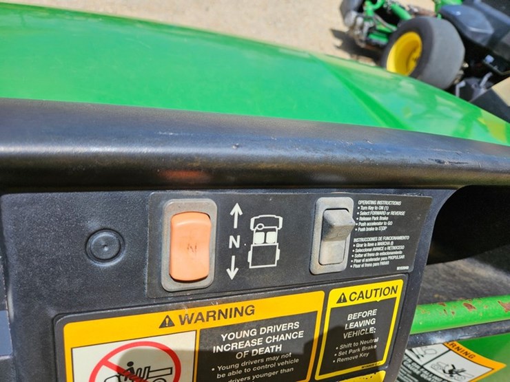 2014-john-deere-gator-image-32