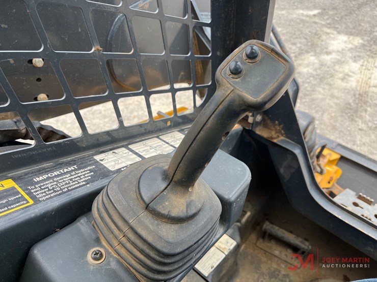 2023-deere-331g-image-15