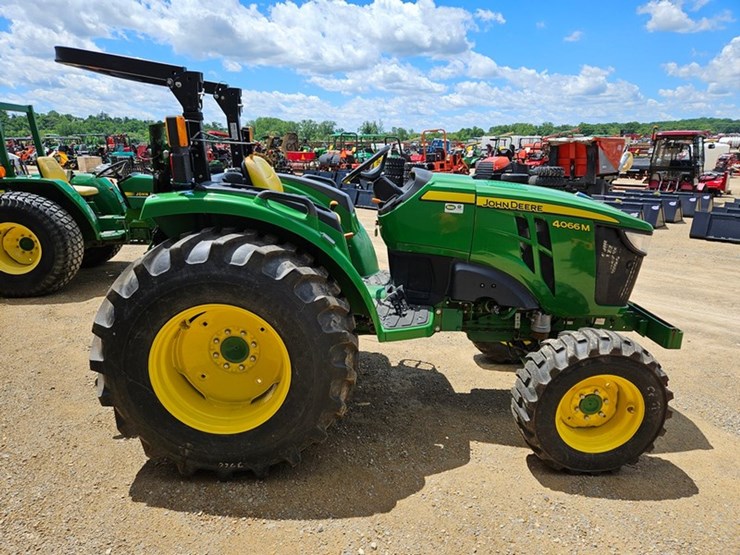 john-deere-4066m-image-6
