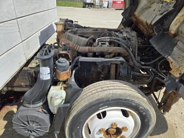 inoperable-2010-isuzu-flatbed-truck-jale5w169a7301-image-16