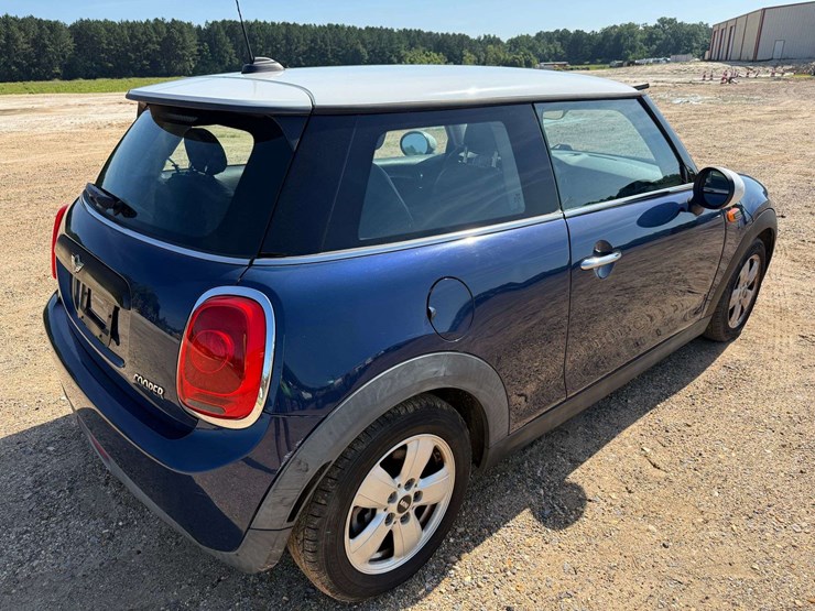 2016-mini-cooper-2-door-sedan-(90,163-miles)-image-3