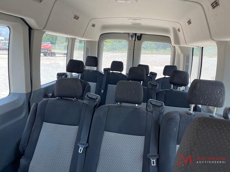 2019-ford-transit-image-19