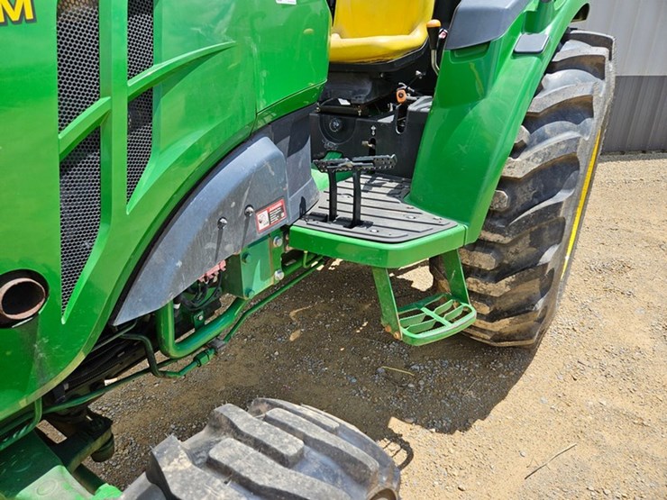 john-deere-4066m-image-13